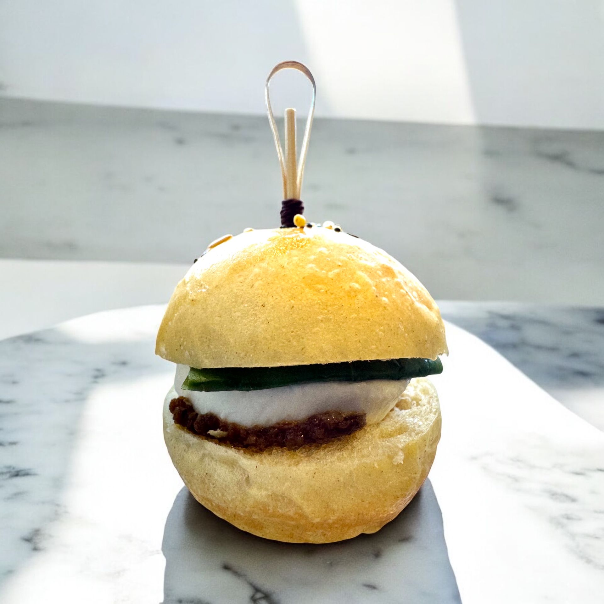 Minis burgers tomate, mozzarella et basilic 27 pièces