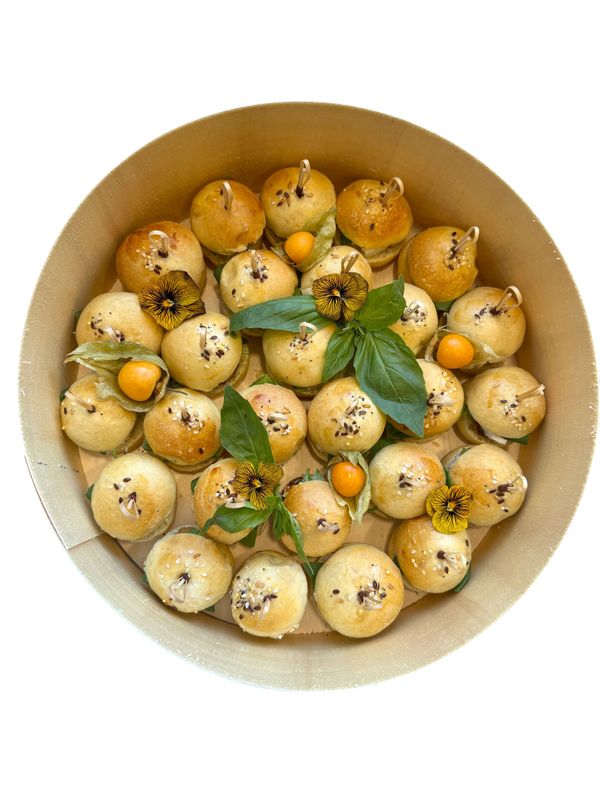 Minis burgers tomate, mozzarella et basilic 27 pièces