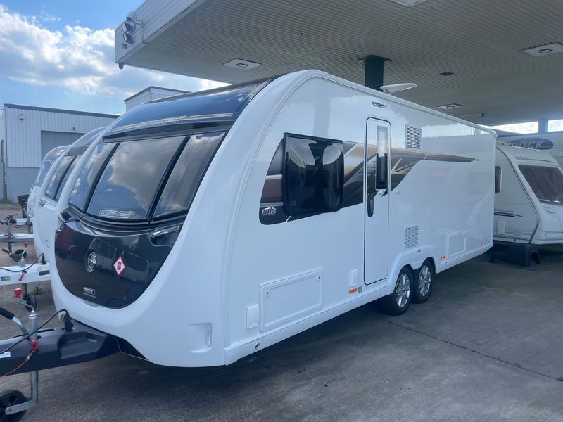 Swift Eccles 645 (2020) ISLAND BED