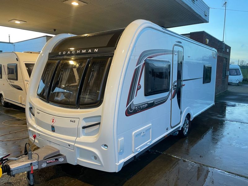 COACHMAN VIP 545 (2017) ISLAND BED