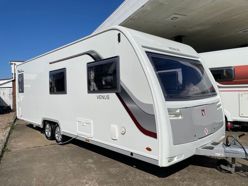 Lunar Venus 620 (2016) Six Berth