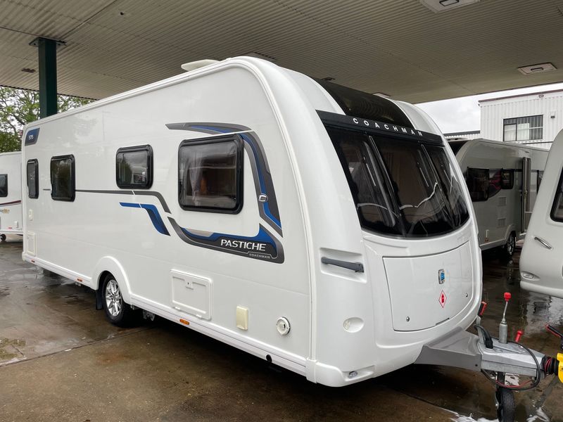 Coachman Pastiche 575 (2016) Island Bed