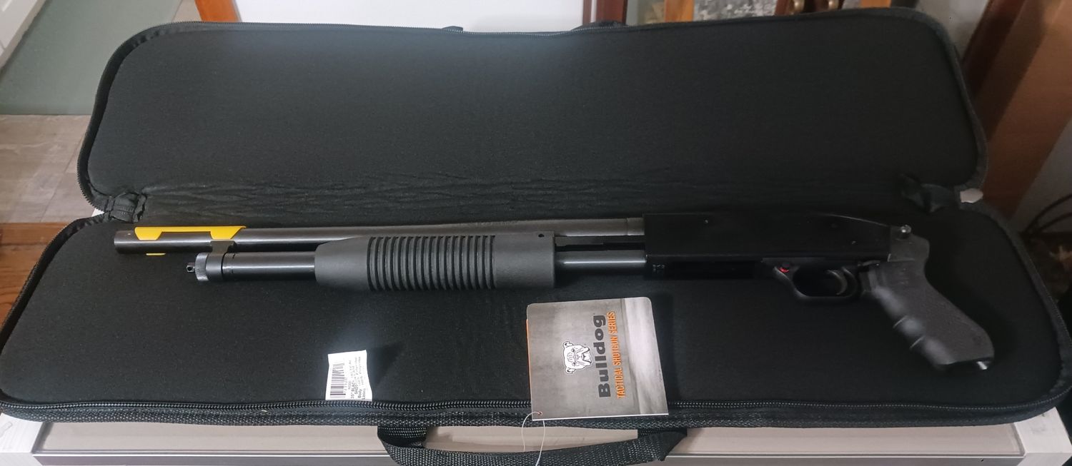 Bulldog Tactical Shotgun Case 35in w/2 Outside Pockets-BLK