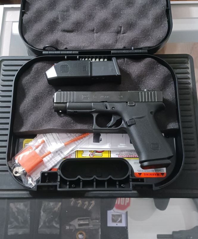 Glock 48 MOS Display Model 9x19 10rd w/Rail. Oak Lawn, IL.