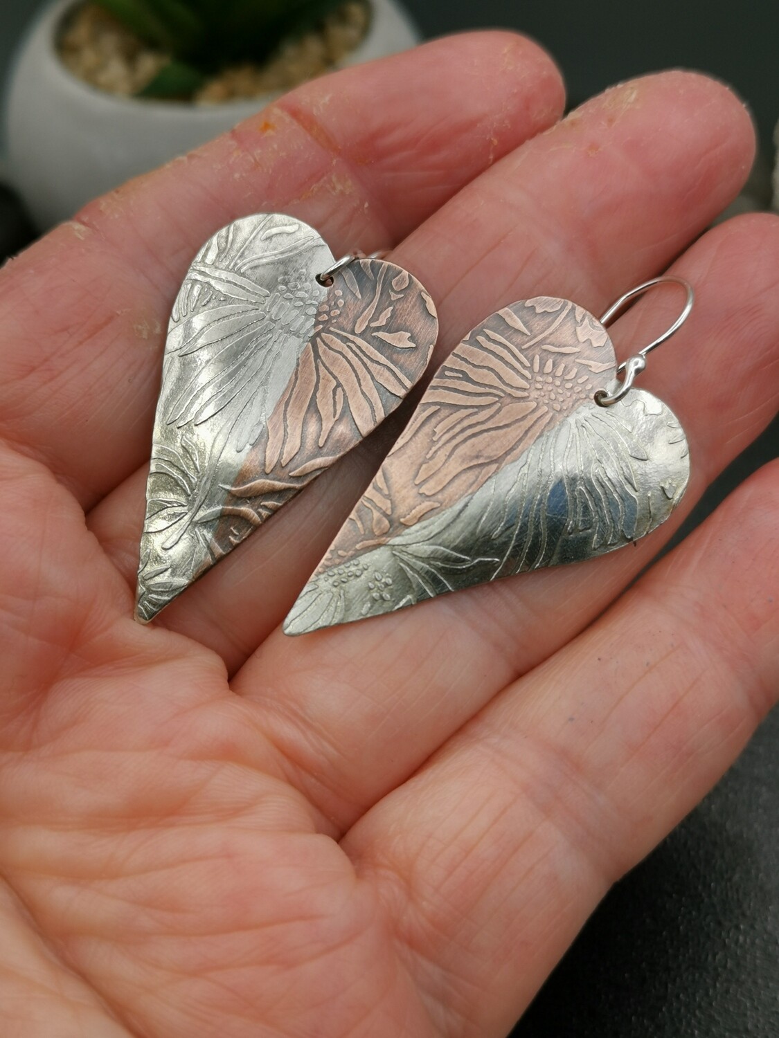 Heart-shaped earrings with Garden Flower Pattern