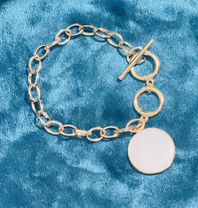 Bracelet Toggle with Shell Pendant