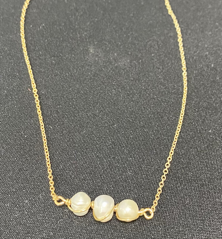 Pearl & Wire Wrap Gold Necklace
