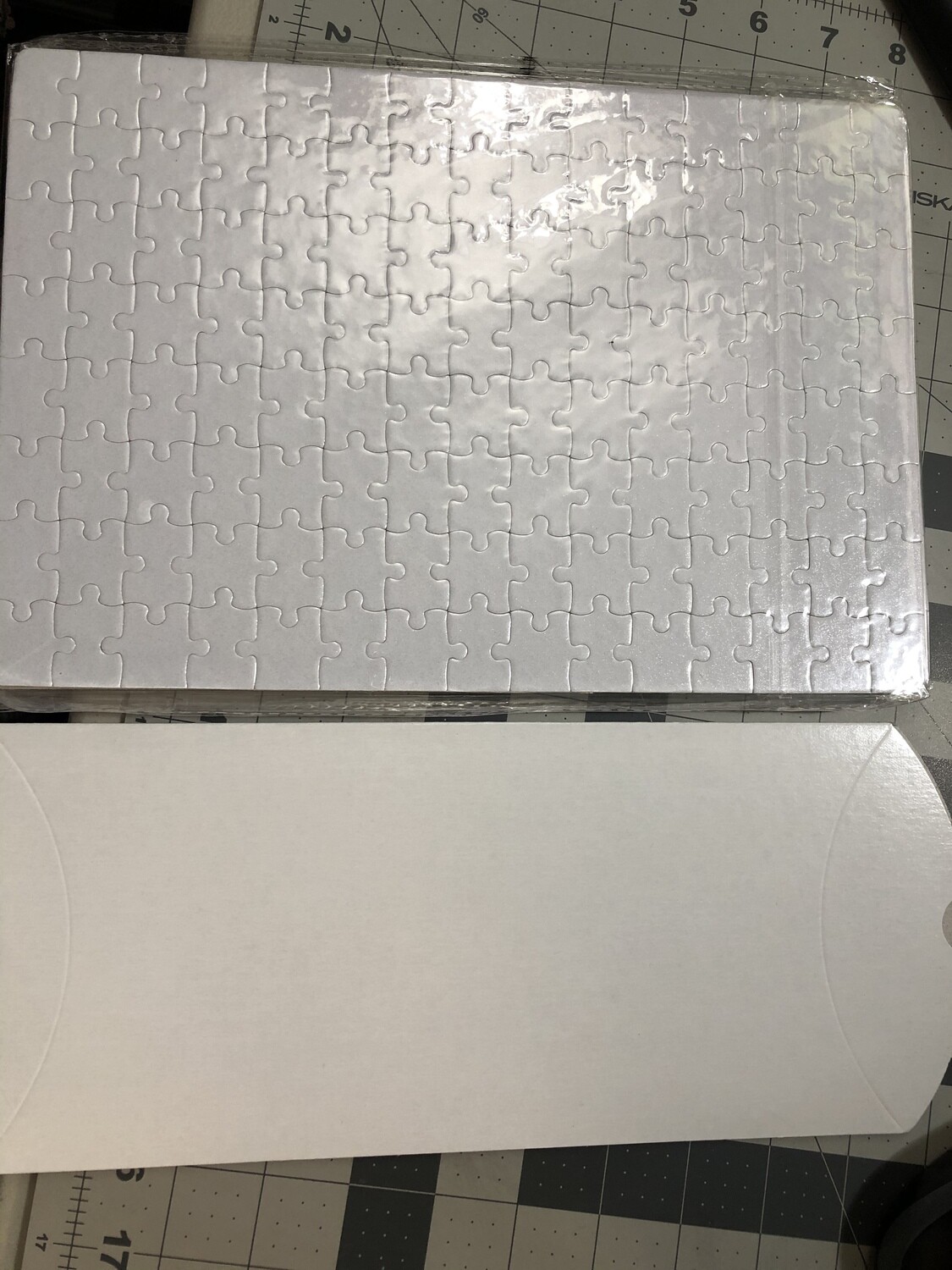 A4 size puzzle + box with picture