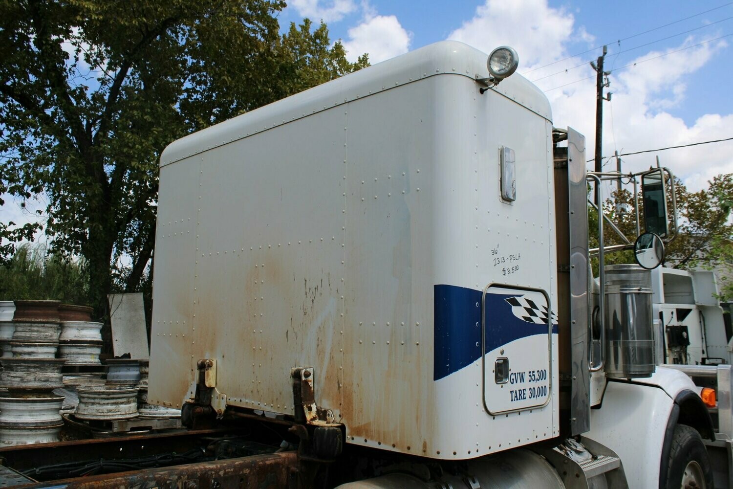 2005 Peterbilt Unibilt 36" Flat Top Sleeper White