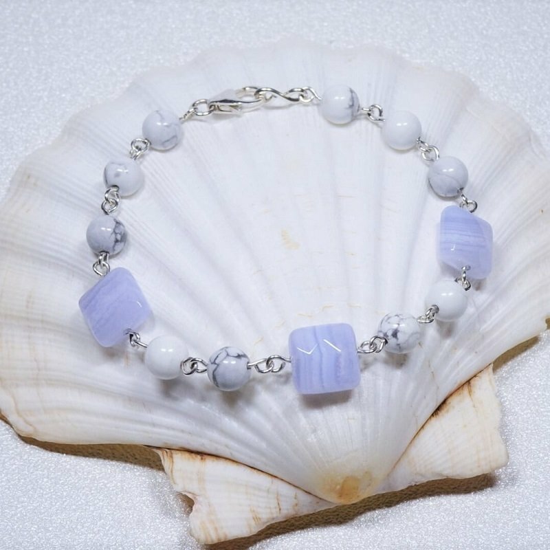 Bracelet calcedoine bleue et howlite en argent