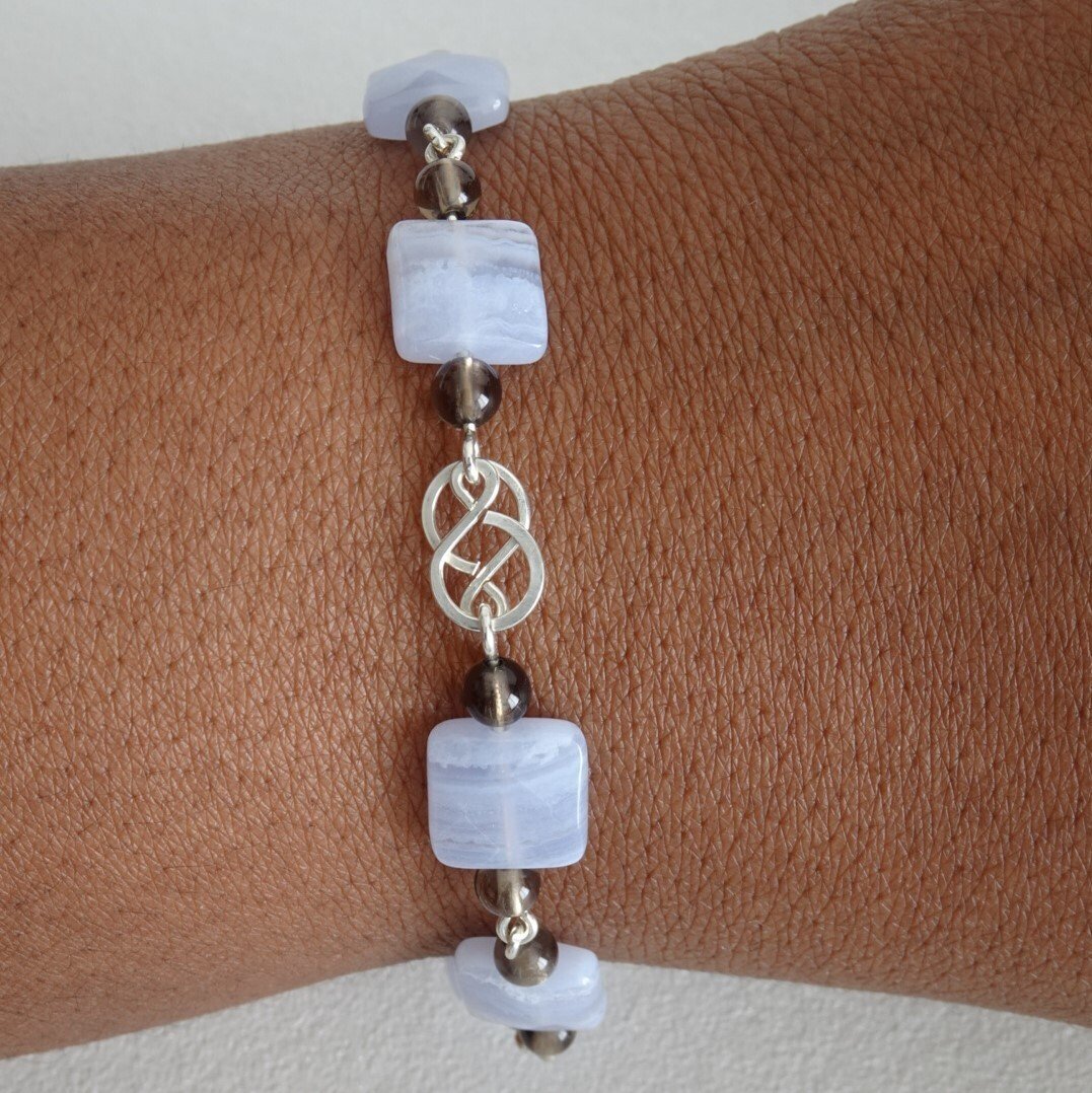 Bracelet calcedoine bleue et quartz fume en argent