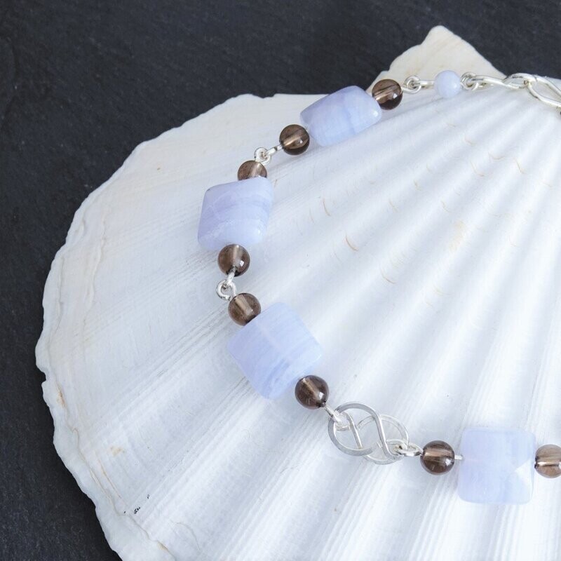 Bracelet calcedoine bleue et quartz fume en argent
