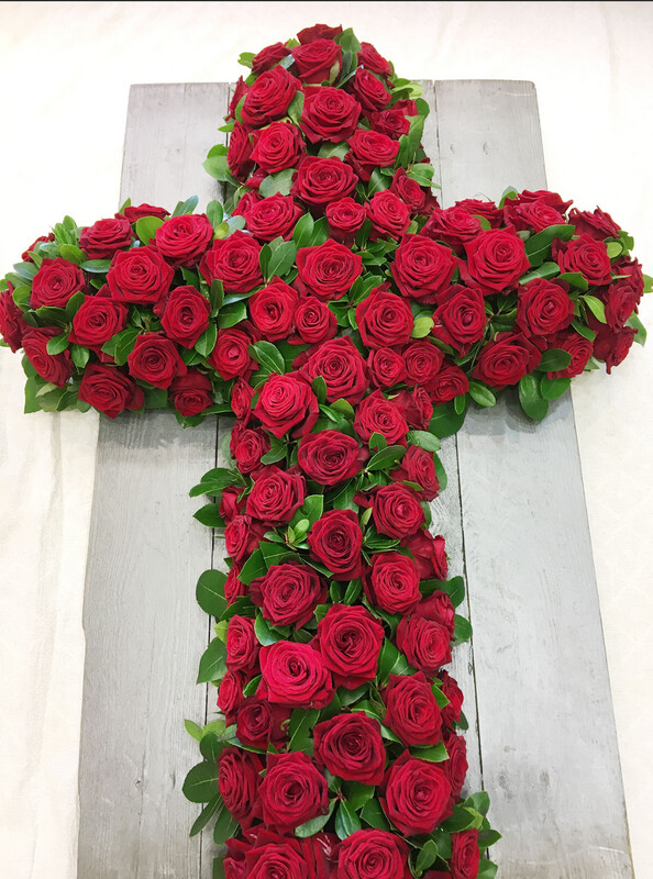 Amour éternel en croix de Roses