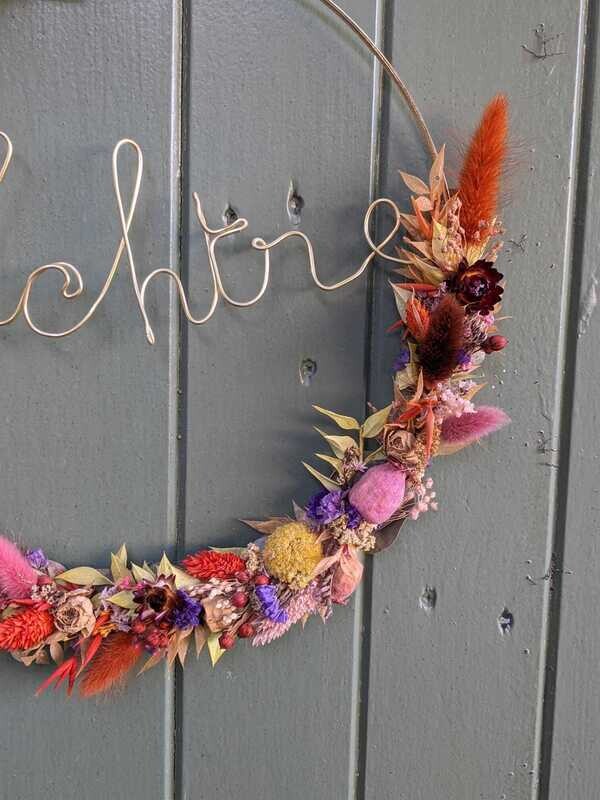 Couronne de fleurs mot ou prénom personnalisé