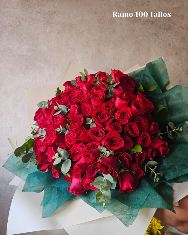 Ramo de 100 rosas