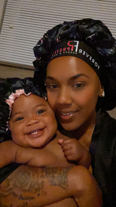 Mommy And Me Bonnet Set