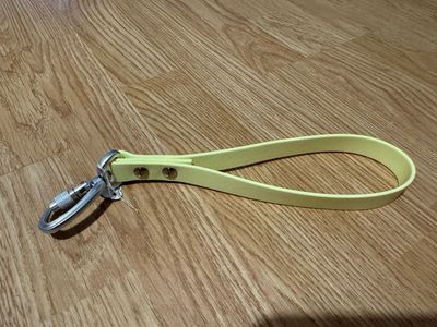 Poignée biothane jaune pastel