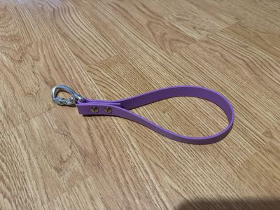 Poignée biothane mauve 