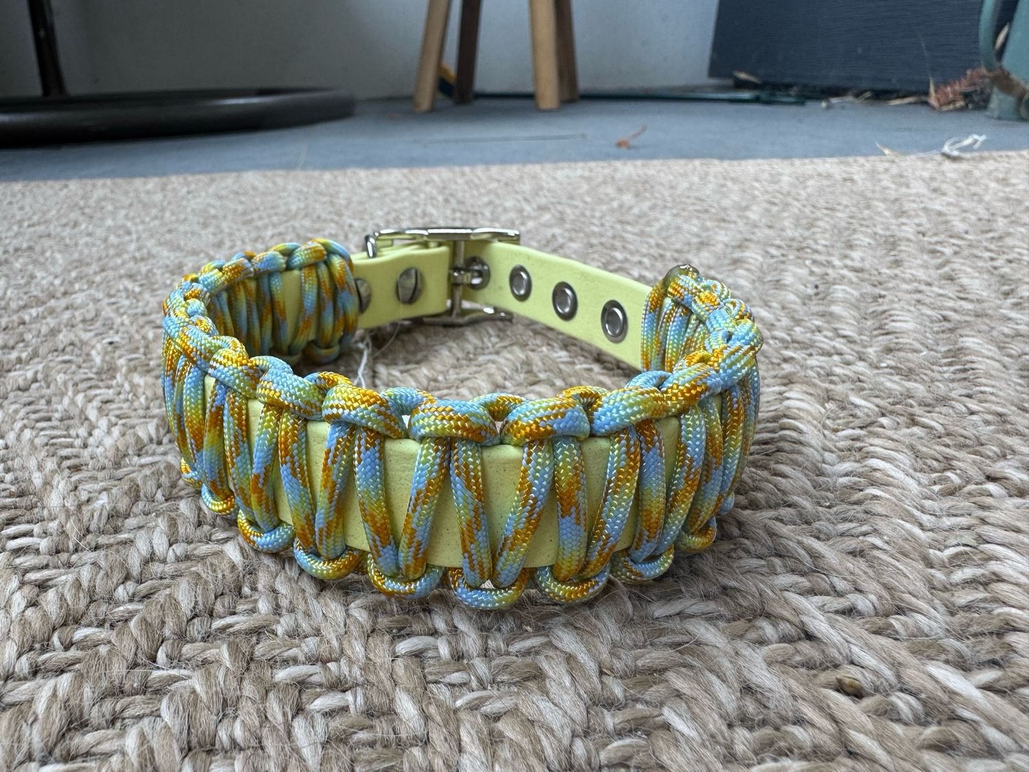 Collier jaune