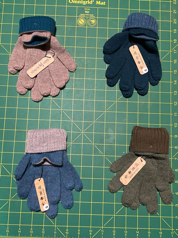 Small Reversible Knit Gloves 100% Baby Alpaca