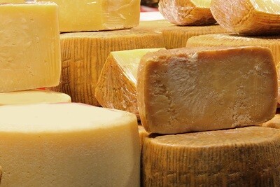 PRZYPRAWIONE SERY (FORMAGGI STAGIONATI)