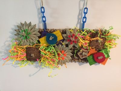 MEDIUM PARROT TOYS