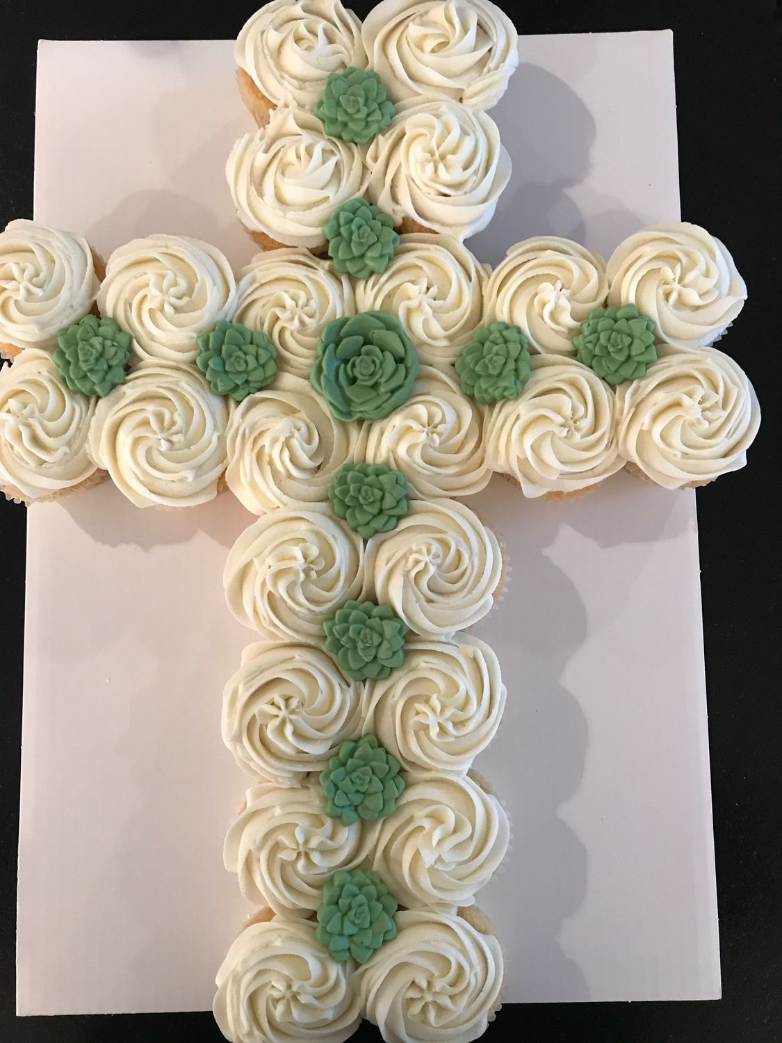 Pull Apart Cupcake Baptism/ Communion Cross