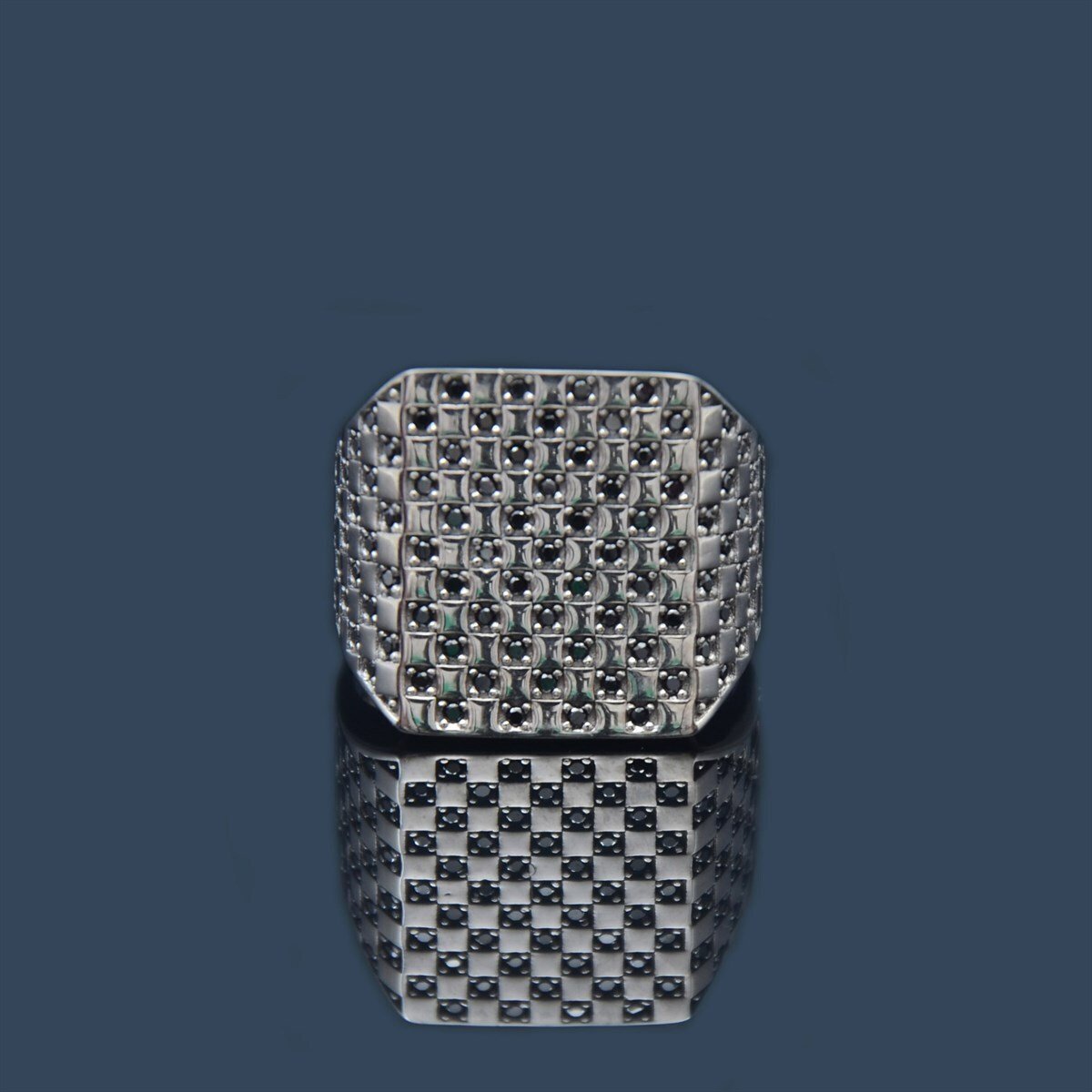 Premium Black Points Ring