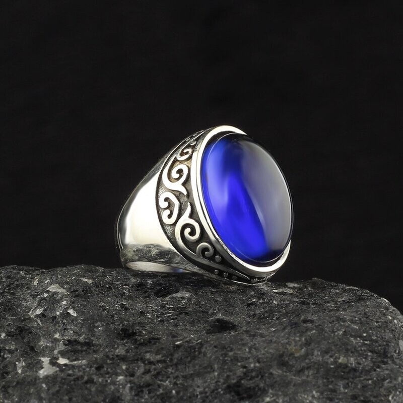 Men's ring in 925 sterling silver with a blue tiger's eye stone Men's ring in 925 sterling silver with a blue tiger's eye stone