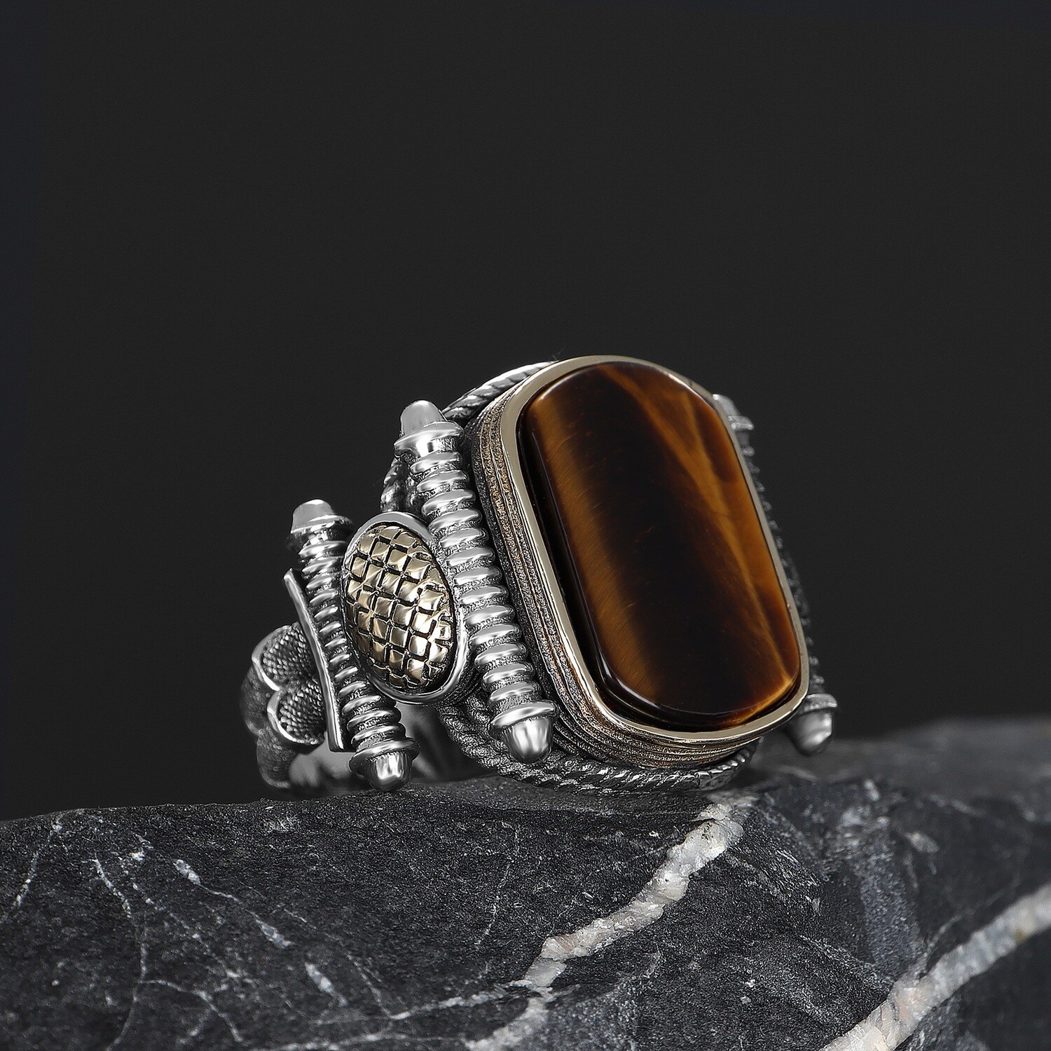 Herrenring aus 925er Sterlingsilber mit Tigeraugen-Stein