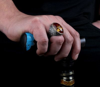 Herrensilberring mit fossilem Tropfenbernstein Kahribar