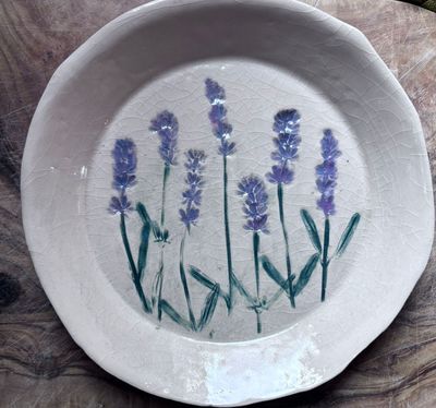 Wildkräuter Spaziergang und Töpfern im Garten Wildkräuter Spaziergang und Töpfern im Garten