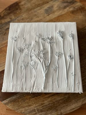 Wildkräuter Spaziergang und Naturkunst im Garten Wildkräuter Spaziergang und Naturkunst im Garten