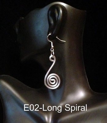 Ear Abstracts are intricately hand-crafted, beautiful, and deceivingly lightweight aluminum/brass/copper wire earrings that complement loc jewelry and natural hairstyles like Sisterlocks, locs, dreadlocks, braids, cornrows, and afros.
​
 
