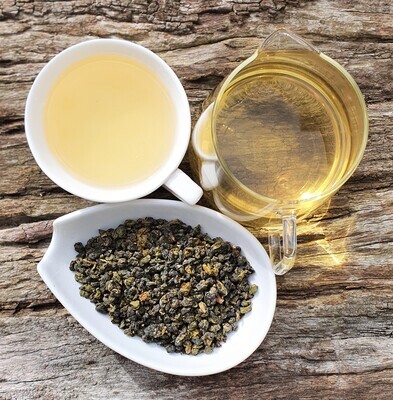 Ming Jian Jin Xuan light oolong (aka &quot;Milk oolong&quot;)