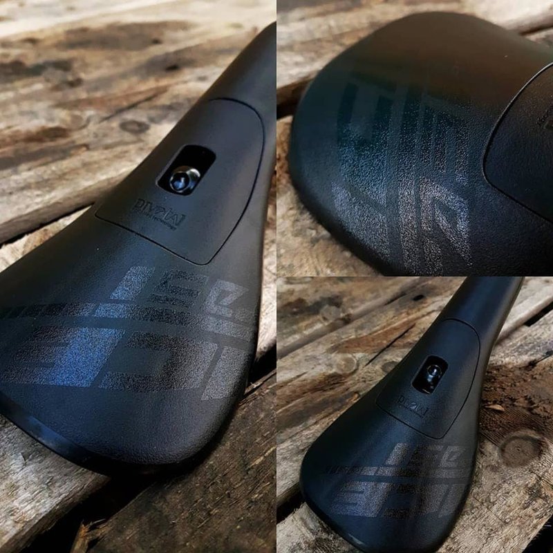 Ice Black Out  Pivotal Seat