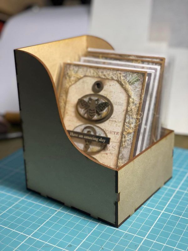 Dusty Attic - MDF Card Holder - 16x12.3x13 cm