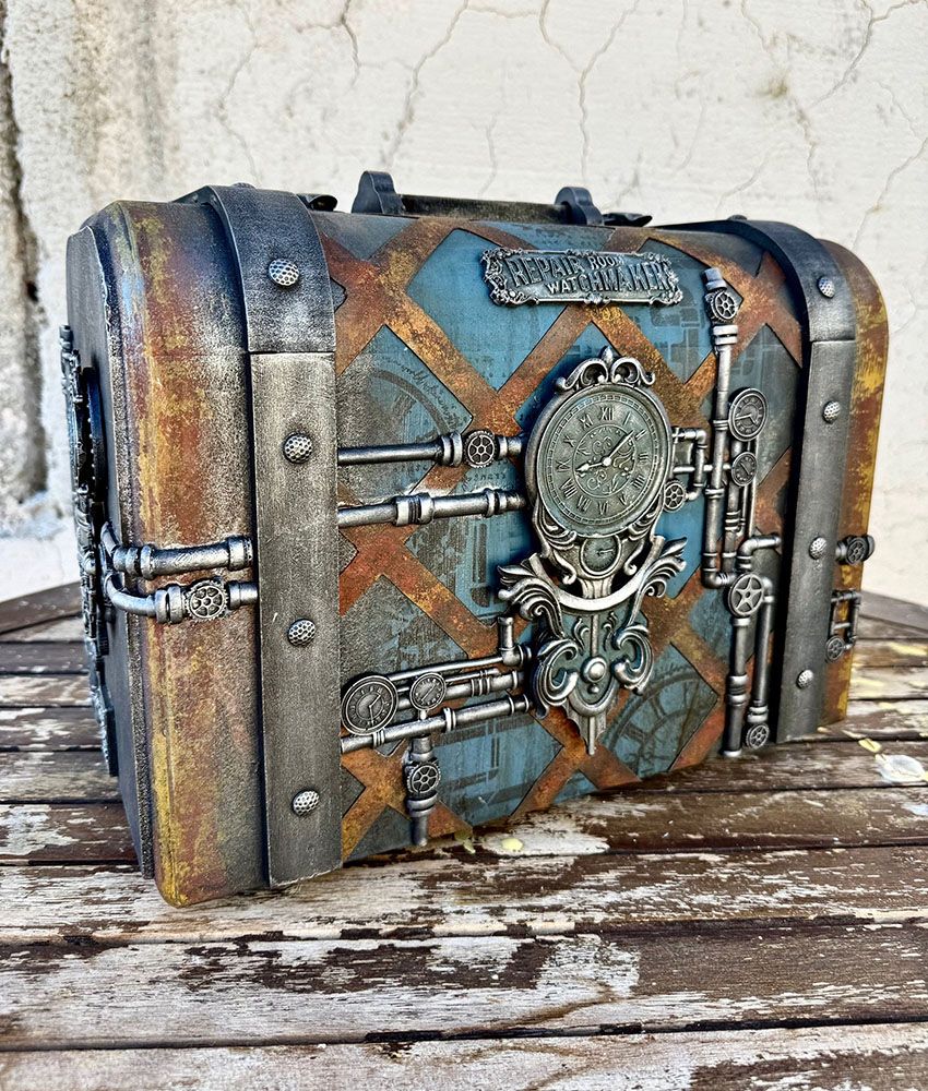 Antonis Tzanidakis - Workshop - Steampunk Suitcase - Sunday 19th