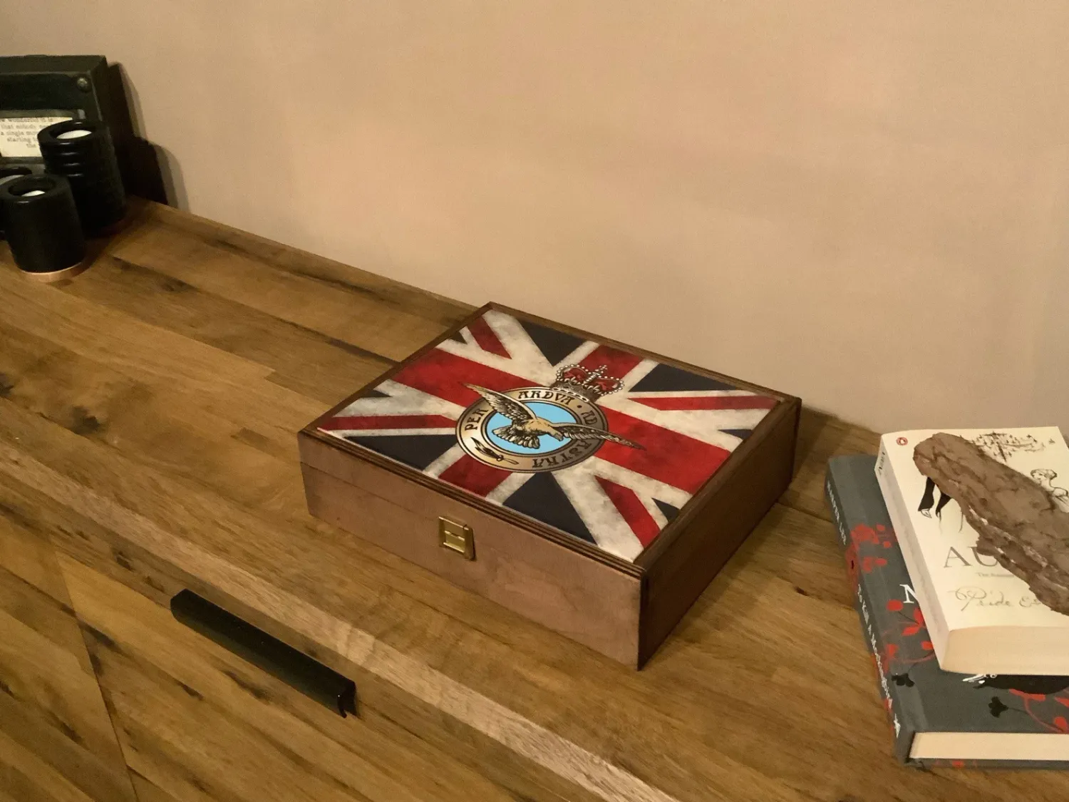 Royal Air Force, Premium Military Medals Box, . Beautiful wood and ceramic military keepsake box
