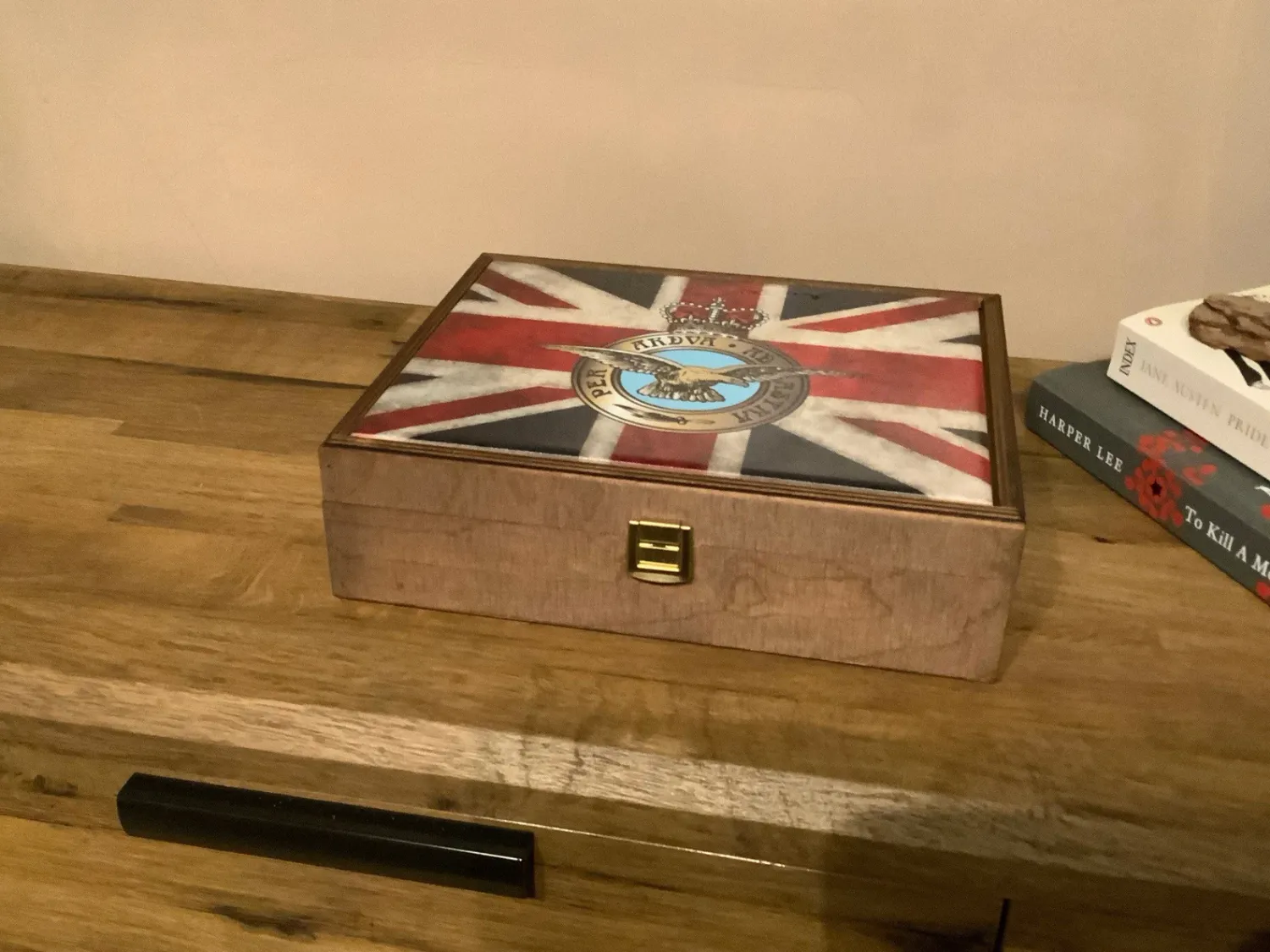 Royal Air Force, Premium Military Medals Box, . Beautiful wood and ceramic military keepsake box