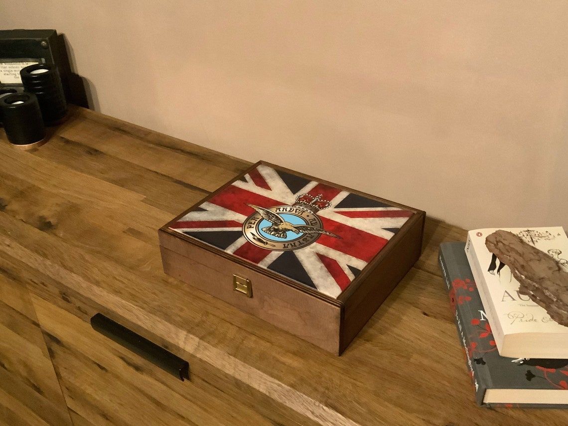 Royal Air Force, Premium Military Medals Box, . Beautiful wood and ceramic military keepsake box