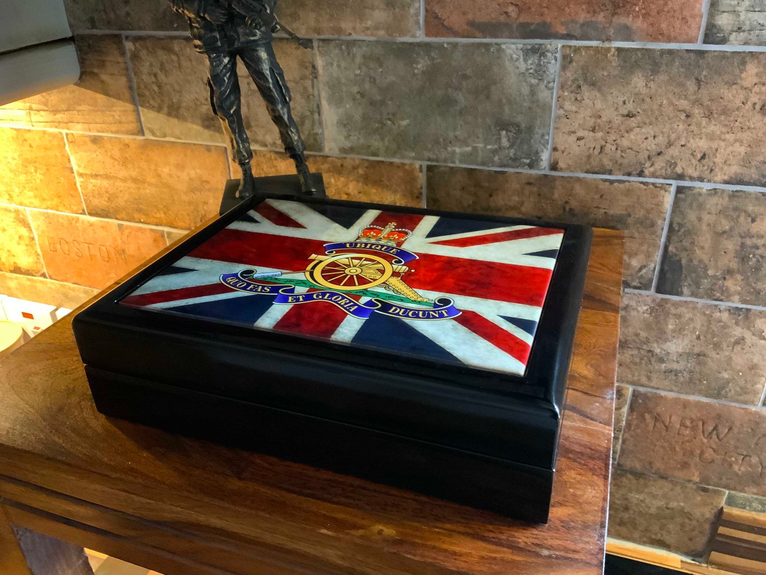 Royal Artillery Regiment, RA Exclusive and Stunning  Medals Box.