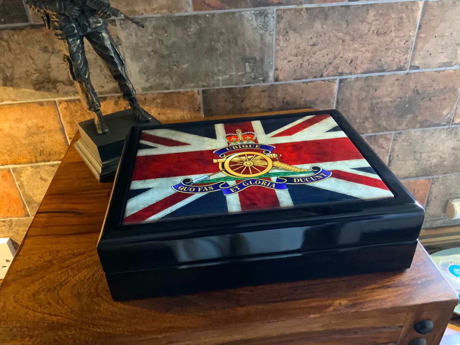 Royal Artillery Regiment, RA Exclusive and Stunning  Medals Box.