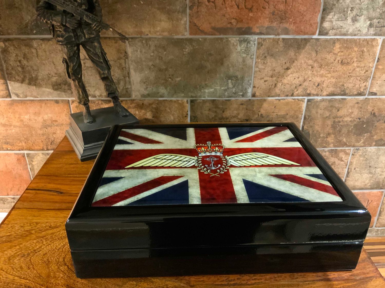 Fleet Air Arms Exclusive and Stunning Medals Box.