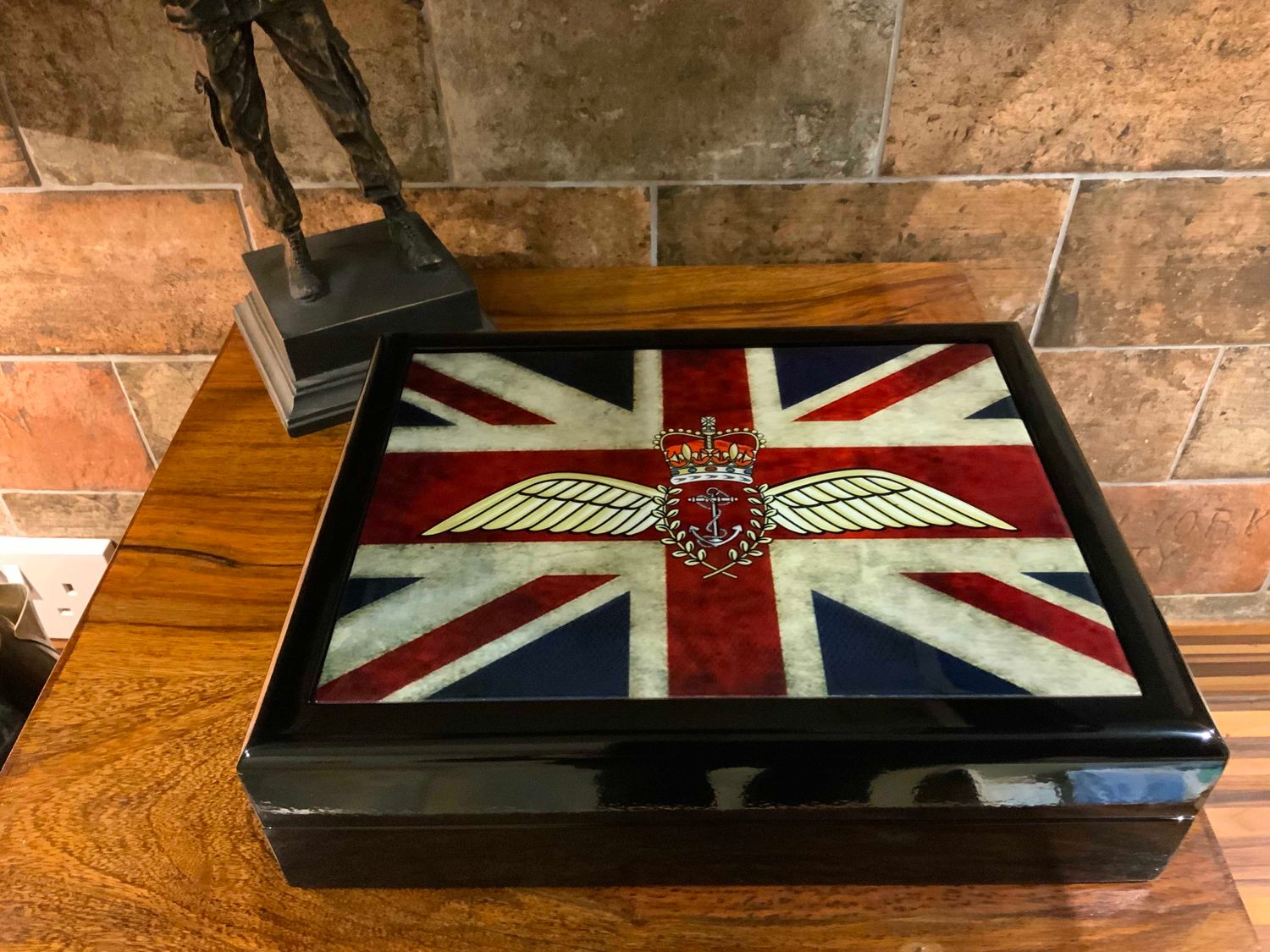 Fleet Air Arms Exclusive and Stunning Medals Box.