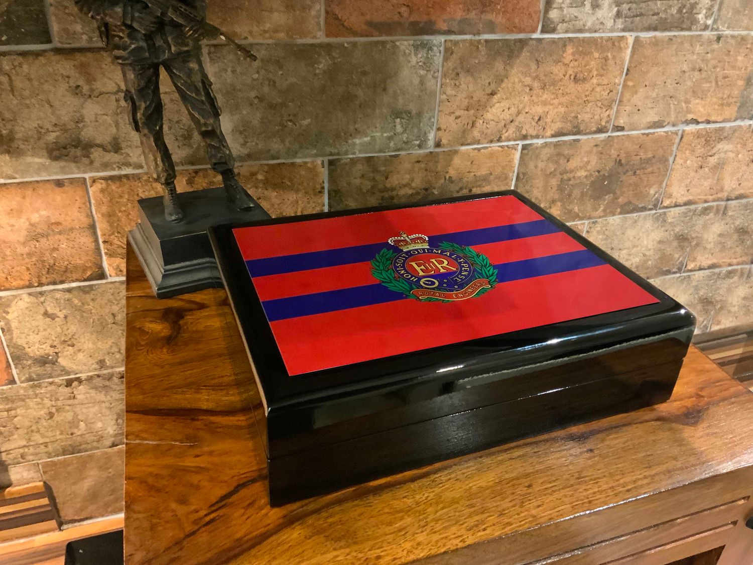 Royal Engineers Premium Medals Box. Makes the perfect Gift!