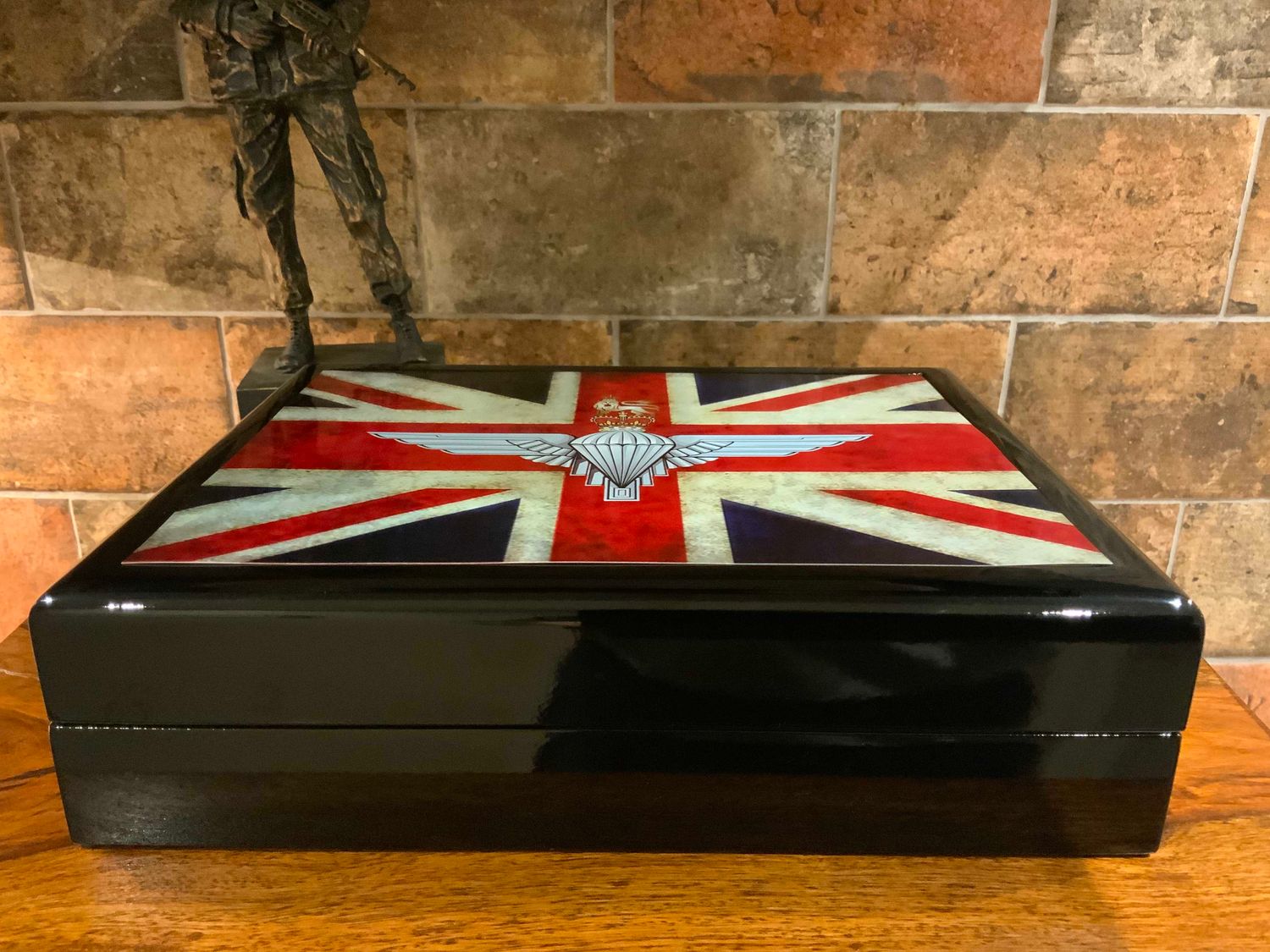 Parachute Regiment PARA Exclusive and Stunning Military Medals Box