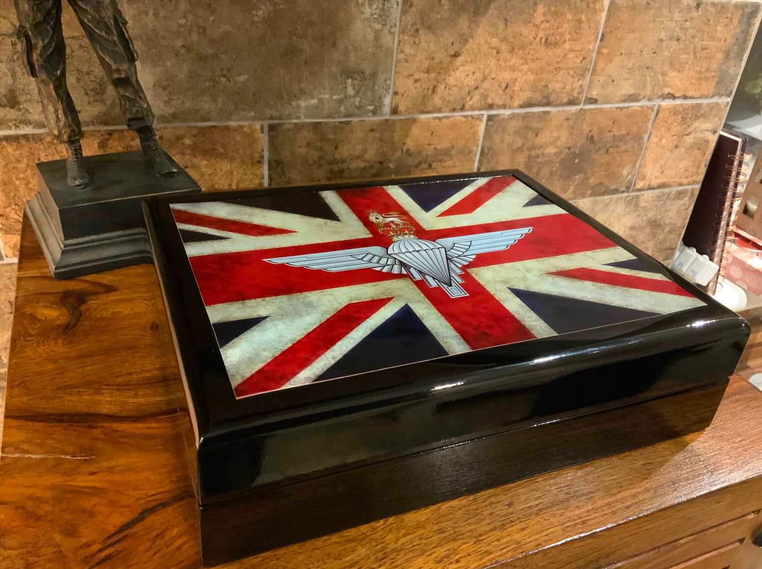 Parachute Regiment PARA Exclusive and Stunning Military Medals Box
