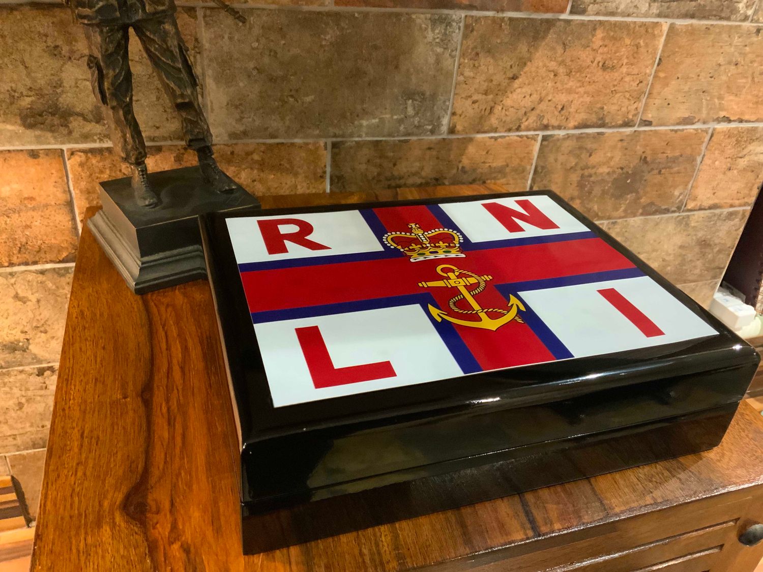 RNLI Exclusive and Stunning Medals Box.