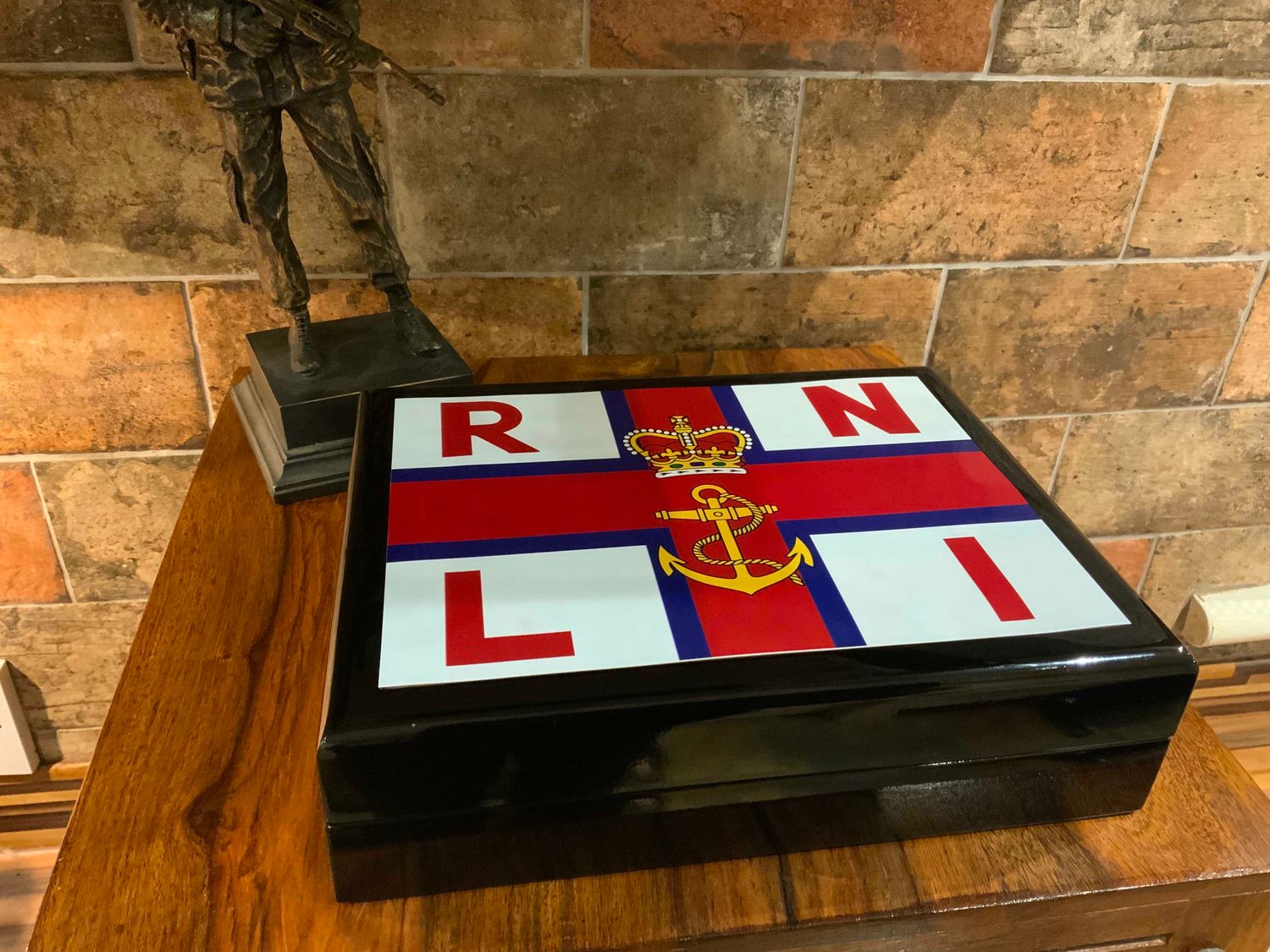 RNLI Exclusive and Stunning Medals Box.